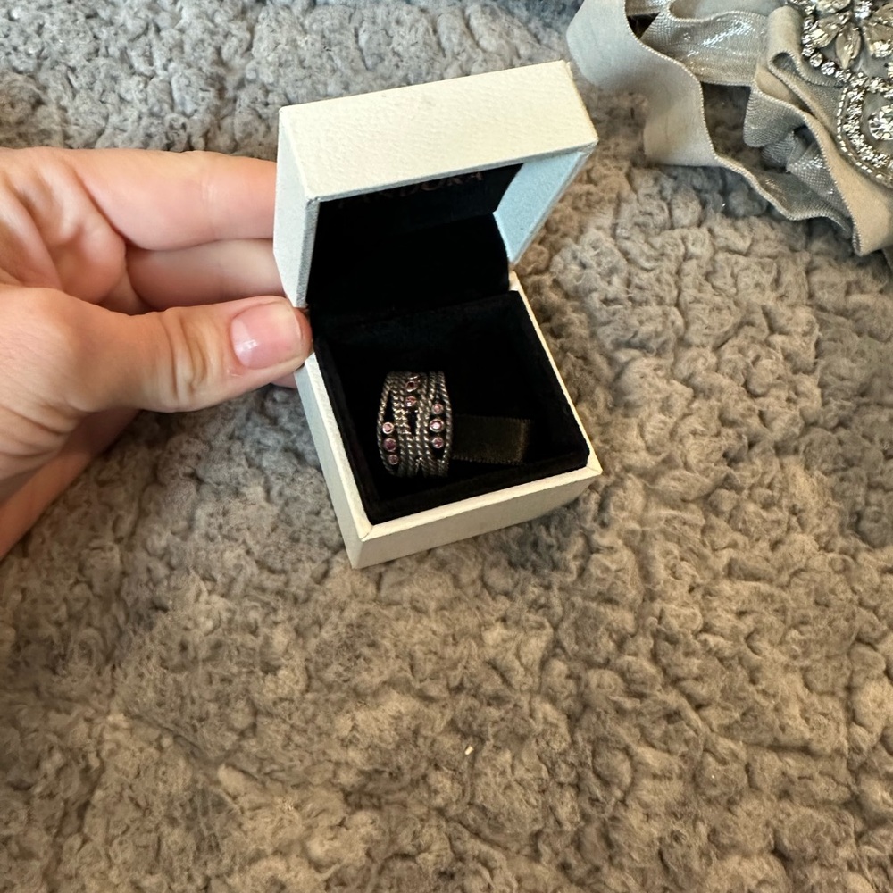 Pandora ring